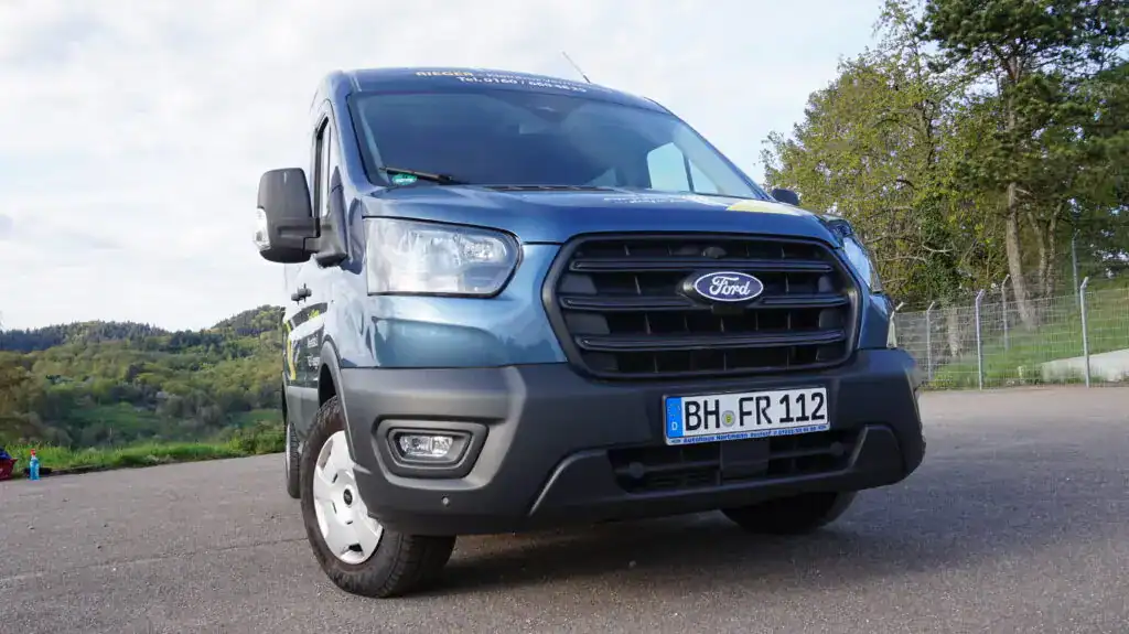 Ford Transit von vorne